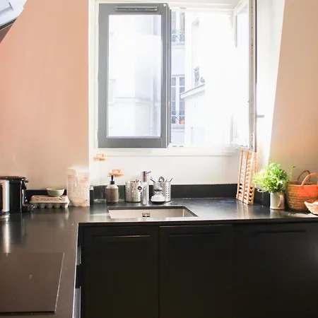Διαμέρισμα Spacious 74 M Near Montmartre